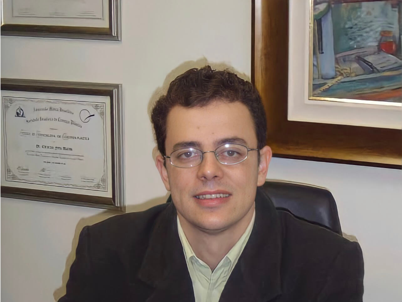  Dr. Christian Macedo
