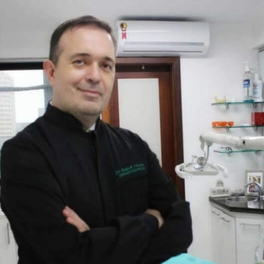 Dr. Regis Ribas Chaves