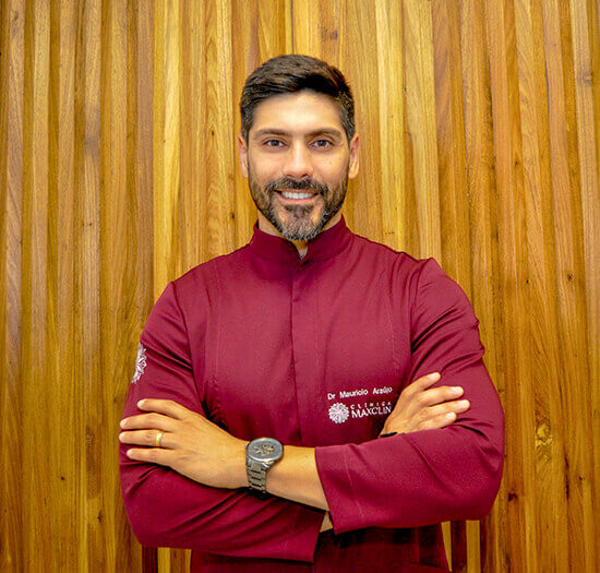Dr. Mauricio Araujo