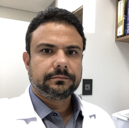 Dr. Leandro Costa de Araújo 