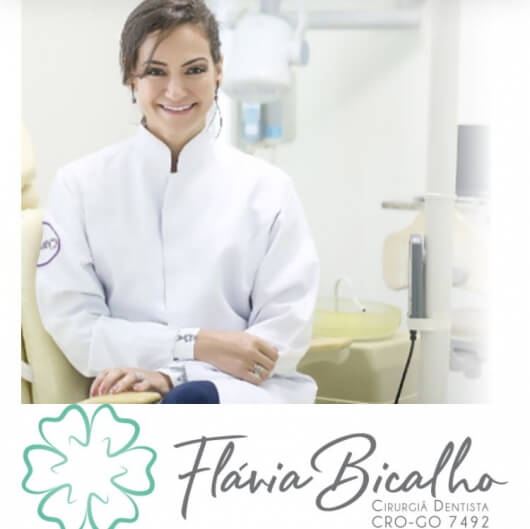 Dra. Flavia Bicalho 