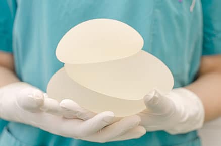 Mamoplastia com Implante: saiba tudo sobre o procedimento - Cirurgião Plástico Curitiba