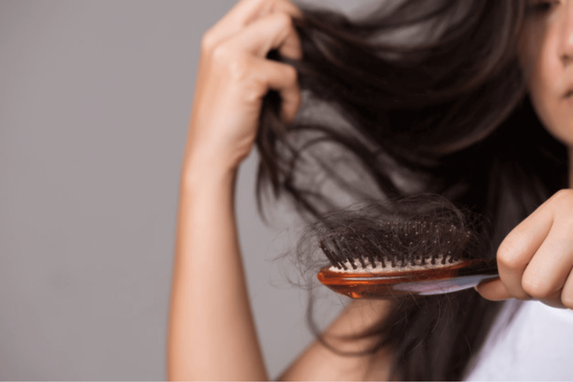O que fazer em caso de queda de cabelo feminina? - Tricologia Brasília