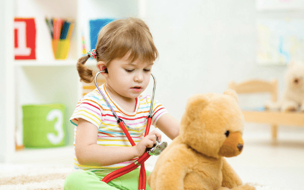 Pediatra em Curitiba: Acompanhamento Infantil Humanizado e Seguro em Todas as Fases - Dra. Beatriz Mota Marcondes