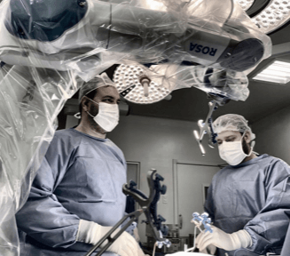 Cirurgia Robótica para Artroplastia Total de Joelho em Curitiba: Mais Precisão, Menos Dor e Recuperação Rápida